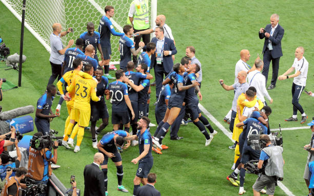 品牌形象趋 品牌形象趋